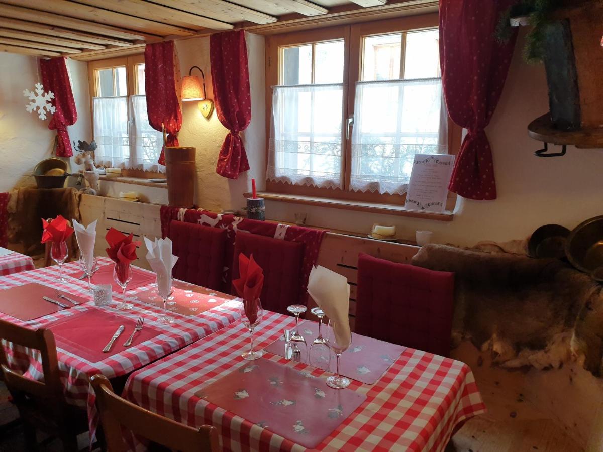 Auberge De L'Ours Vers L'Eglise Ngoại thất bức ảnh